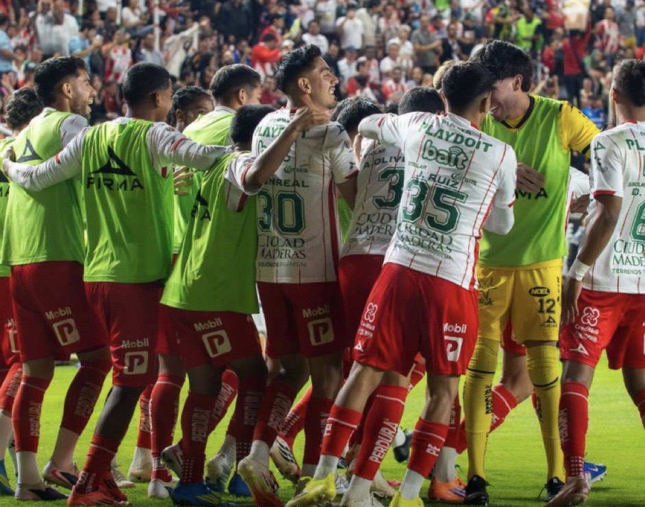 .<a href="/ClubNecaxa/">Club Necaxa</a> derrotó por 2-1 al <a href="/MazatlanFC/">Mazatlán F.C. ⚓️</a> este viernes en el estadio Victoria, por la jornada 13 del Torneo de Clausura 2026 de la <a href="/LigaBBVAMX/">Liga BBVA MX</a>