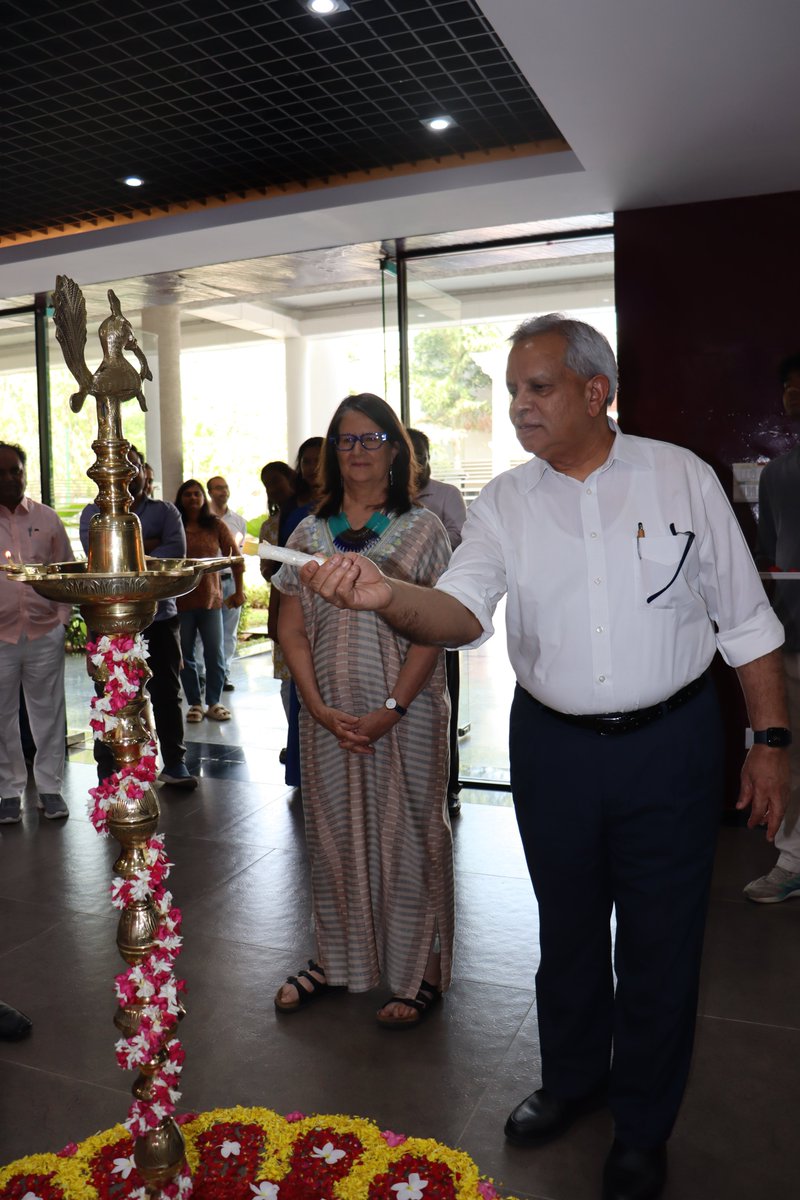MahindrauniSDMC's tweet photo. .#SDMC, @MahindraUni inaugurates the Centre for Interdisciplinary Research in Communication & Media (#CIRCOM). A step forward in building a vibrant, collaborative research ecosystem shaping the future of media studies.
@SashNanj @vpavarala https://t.co/4cpr2xMRBJ