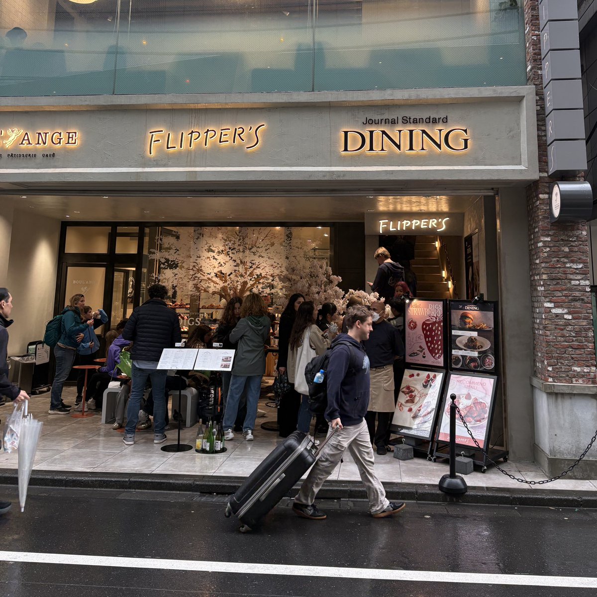 aquioアキオ 時間旅行社 tweet media