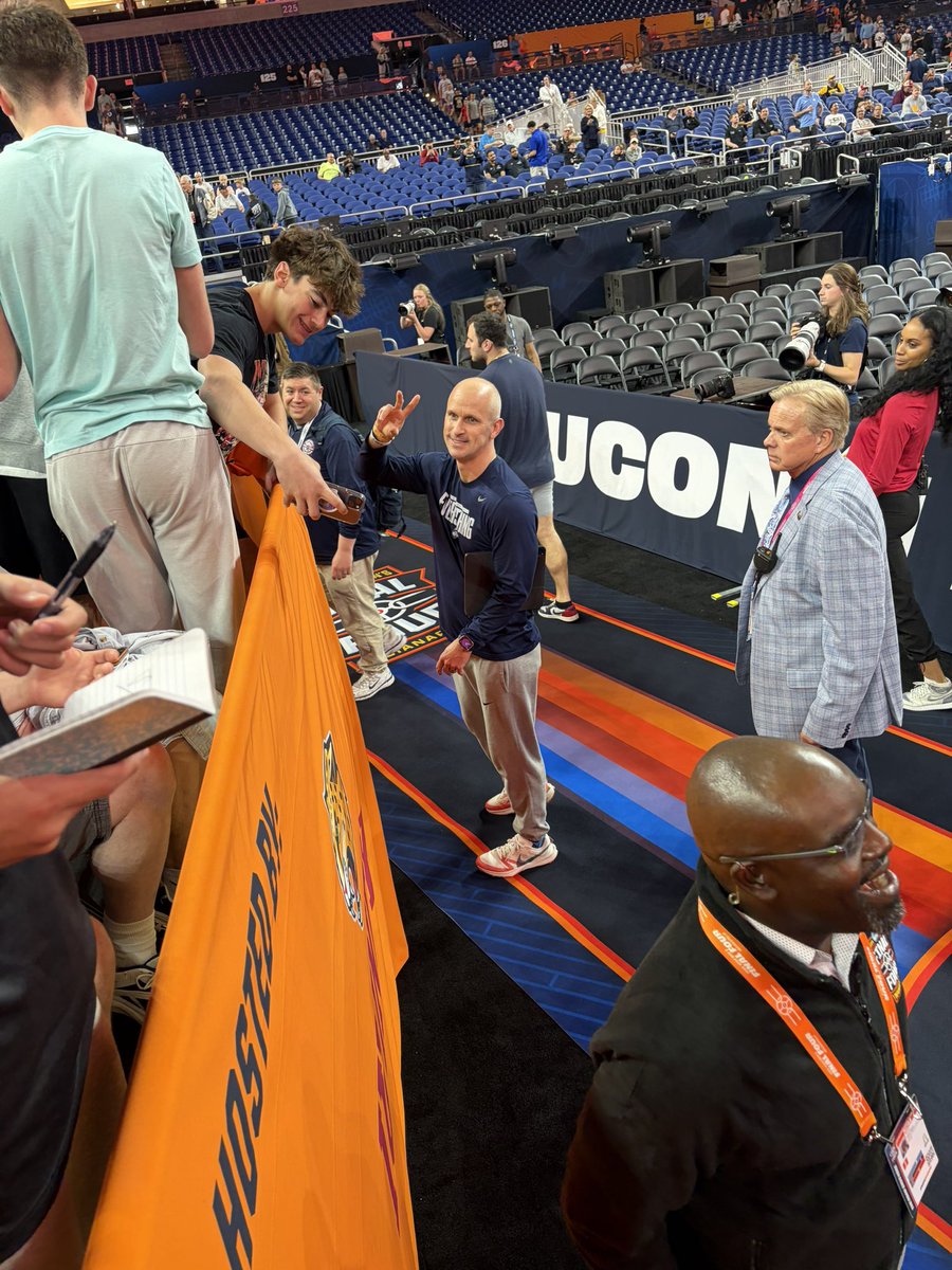DominionHoops's tweet photo. Checking out the final 4! https://t.co/M8SE1sZR0U