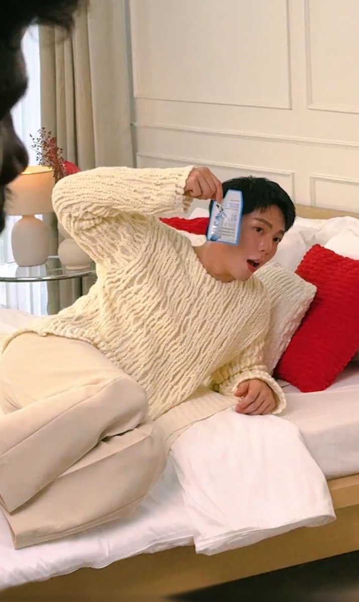 ครัวซองแฮมชีส🥐ft. Love of Silom แฟนสาวพี่กฤษฏ์ tweet media