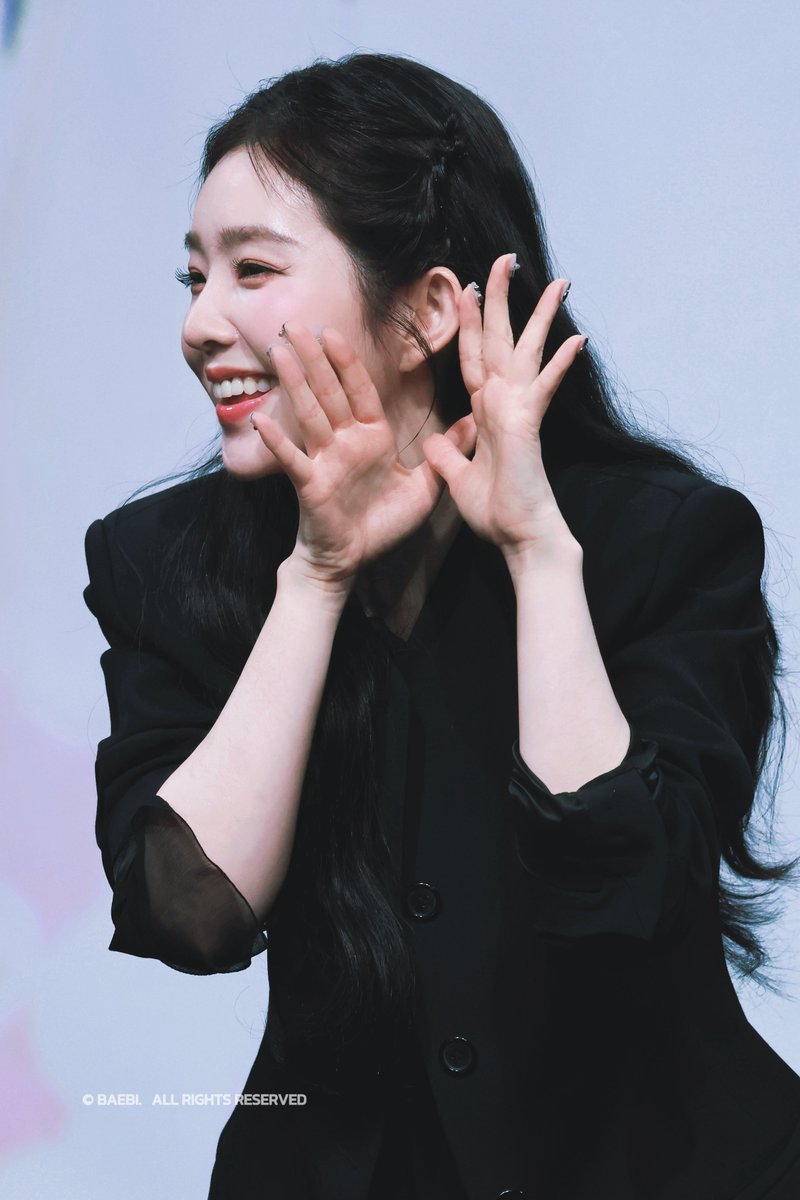 ๋ฐ์ด์ tweet media