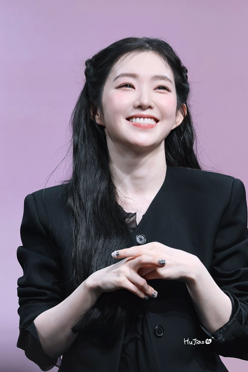 ๋ฐ์ด์ tweet media