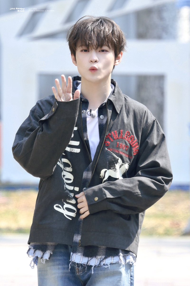 𝐒𝐭𝐫𝐚𝐰𝐛𝐞𝐫𝐫𝐲𝐂𝐡𝐞𝐞𝐬𝐞. tweet media