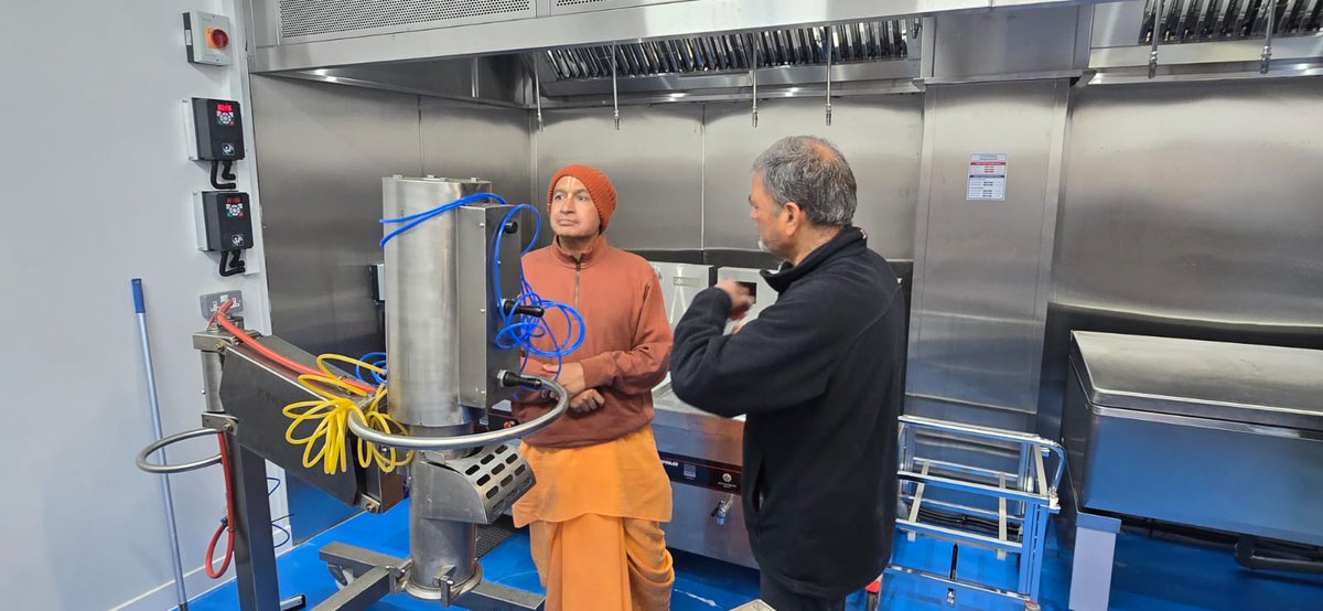 GaurangaDas's tweet image. Visit ISKCON @ISKCON_Manor New kitchen with Senior Management

#iskcon #monkforaction