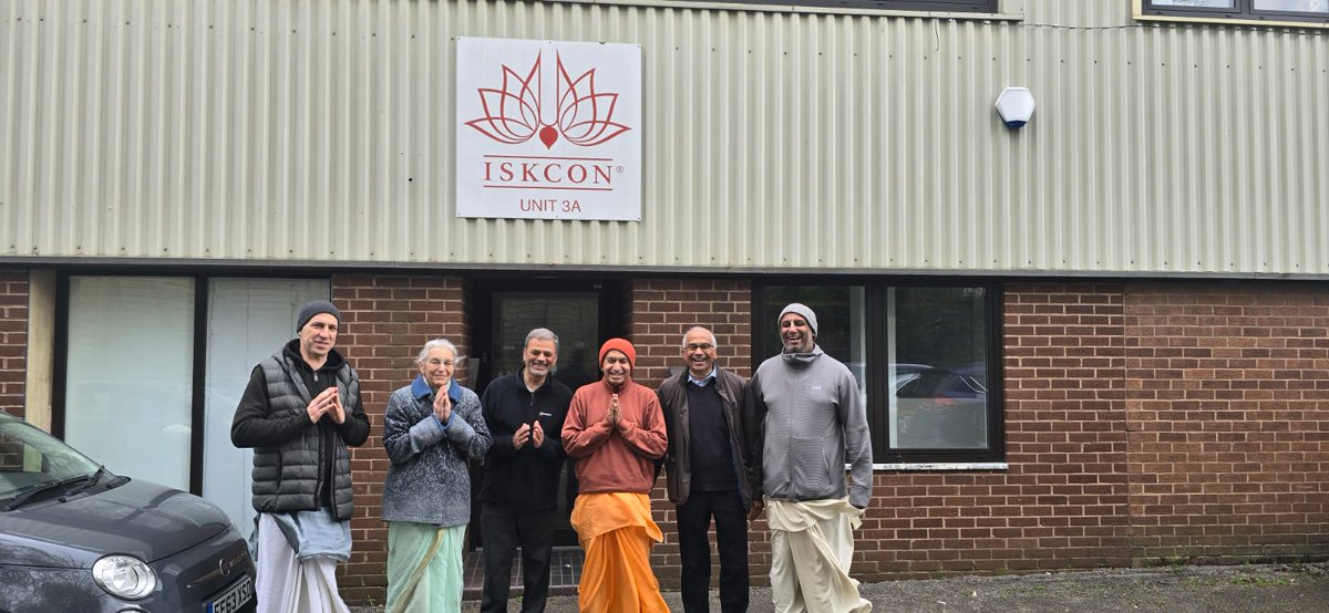 GaurangaDas's tweet image. Visit ISKCON @ISKCON_Manor New kitchen with Senior Management

#iskcon #monkforaction