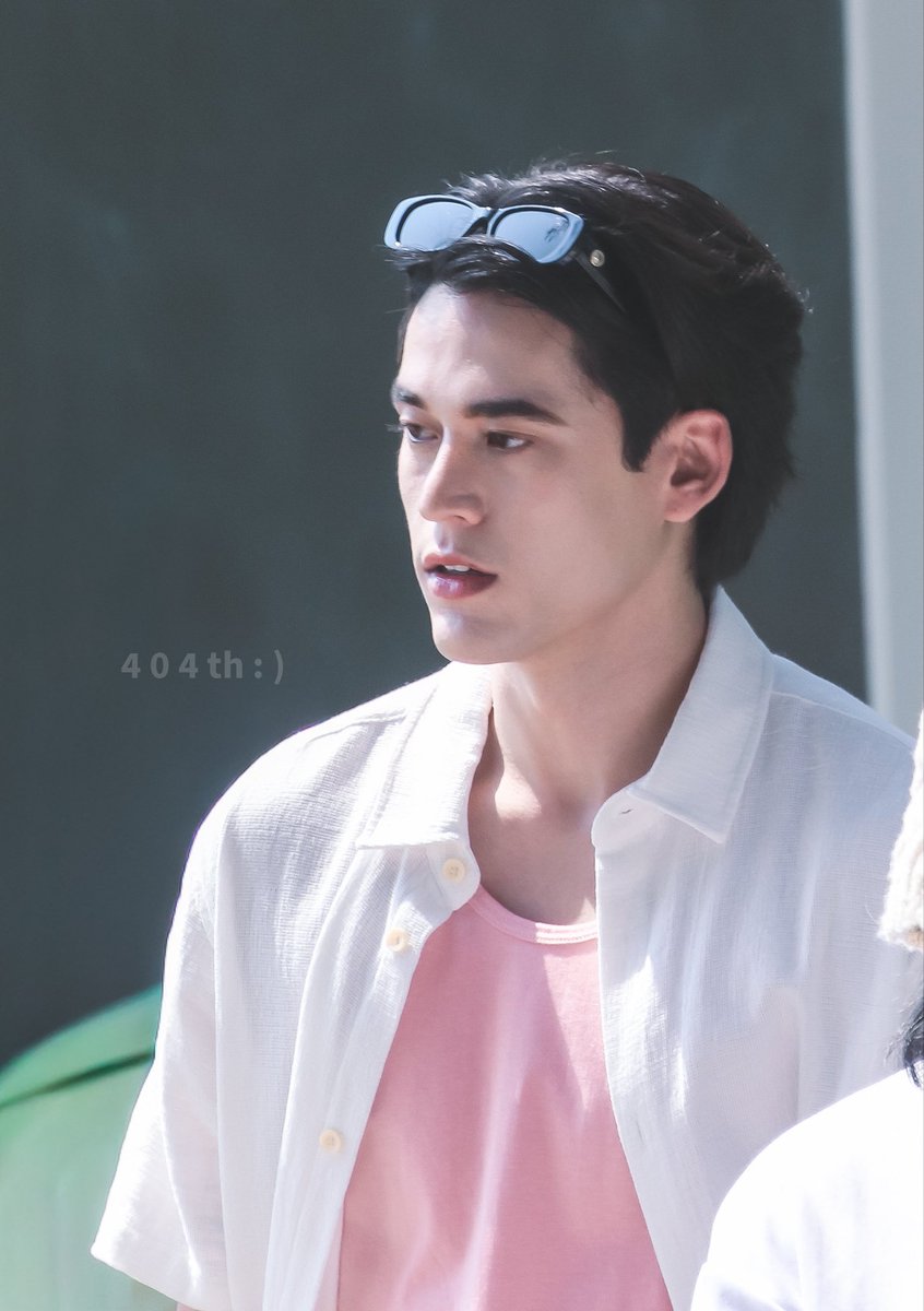 bbygurlho's tweet photo. Lah??!!! Kok gak piral ni poto jir? 
Likee, gak lewat di TL guee?? 
Jahat kalian semuaa, jadi ginii cara kalian nyembunyiin dia dari gue?? 
TEGAAA !!!!! 

#OnlyFriendsDreamOnEP6 https://t.co/j8p4fuJuna