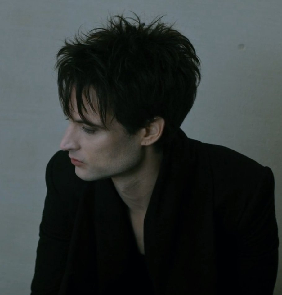 Strife 🌹 tweet media