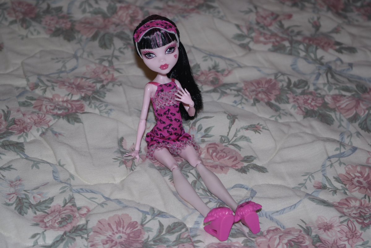 i ❤︎ dolls tweet media