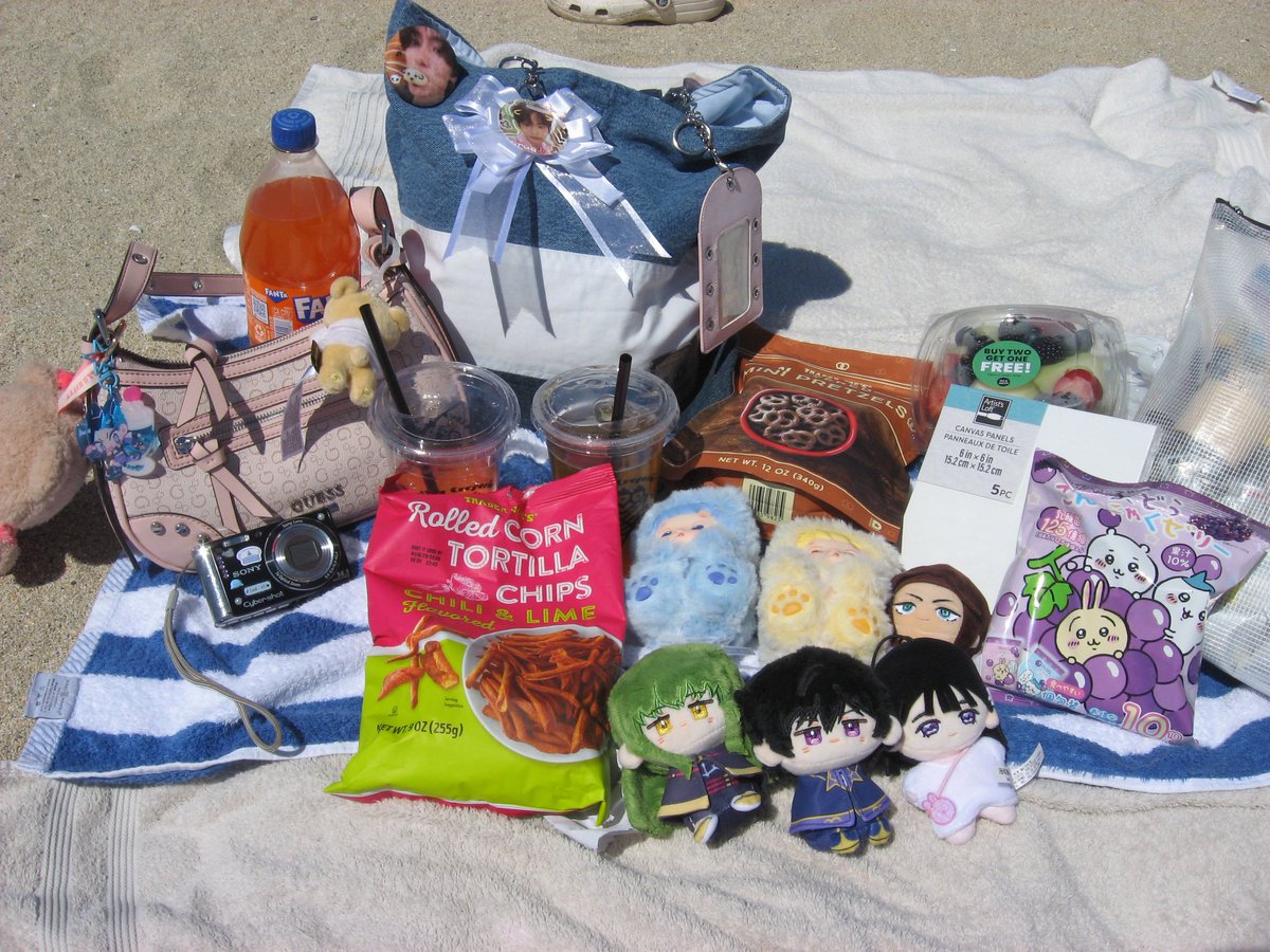 kikiy ഒ tweet media