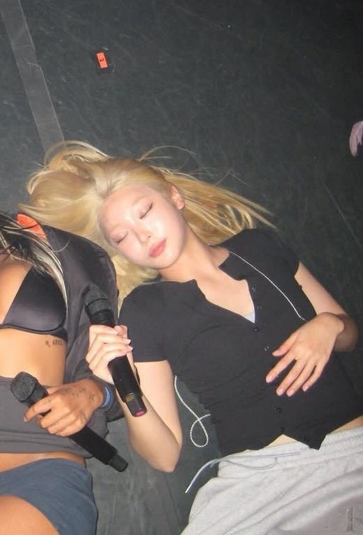 mcvmllfs LOVES BLONDCHAE AND MISSES MANON tweet media