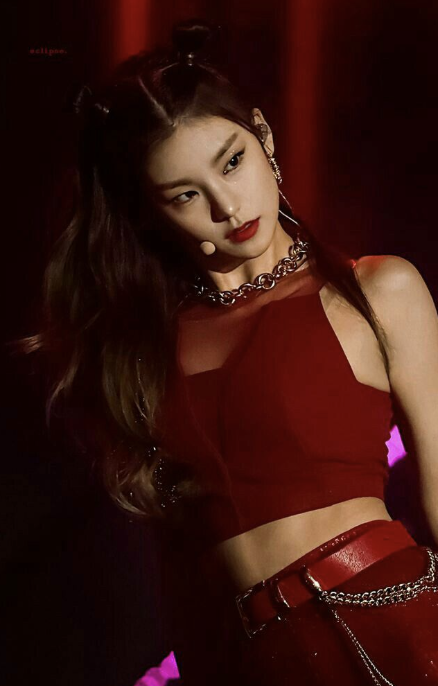 blinkgeneland's tweet photo. what does my bias line say about me? (pt 1:) https://t.co/M7G6ILxuh5