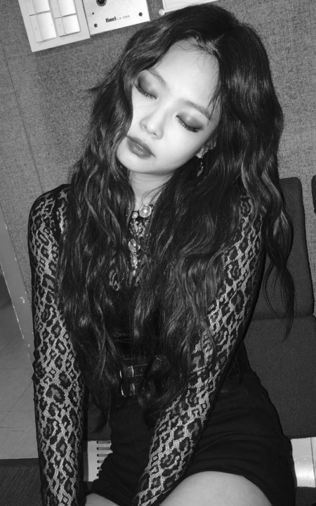 blinkgeneland's tweet photo. what does my bias line say about me? (pt 1:) https://t.co/M7G6ILxuh5