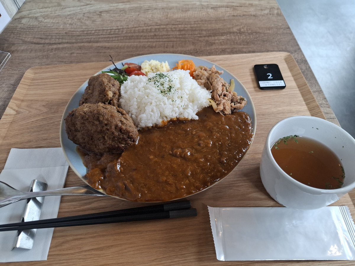 okabe1982's tweet photo. 今日　Waltzpocoに行ってきました
トリプルプレートのメガ盛りを頼みましたがボリューム味両方満足でした https://t.co/ZOdnBhMxaM