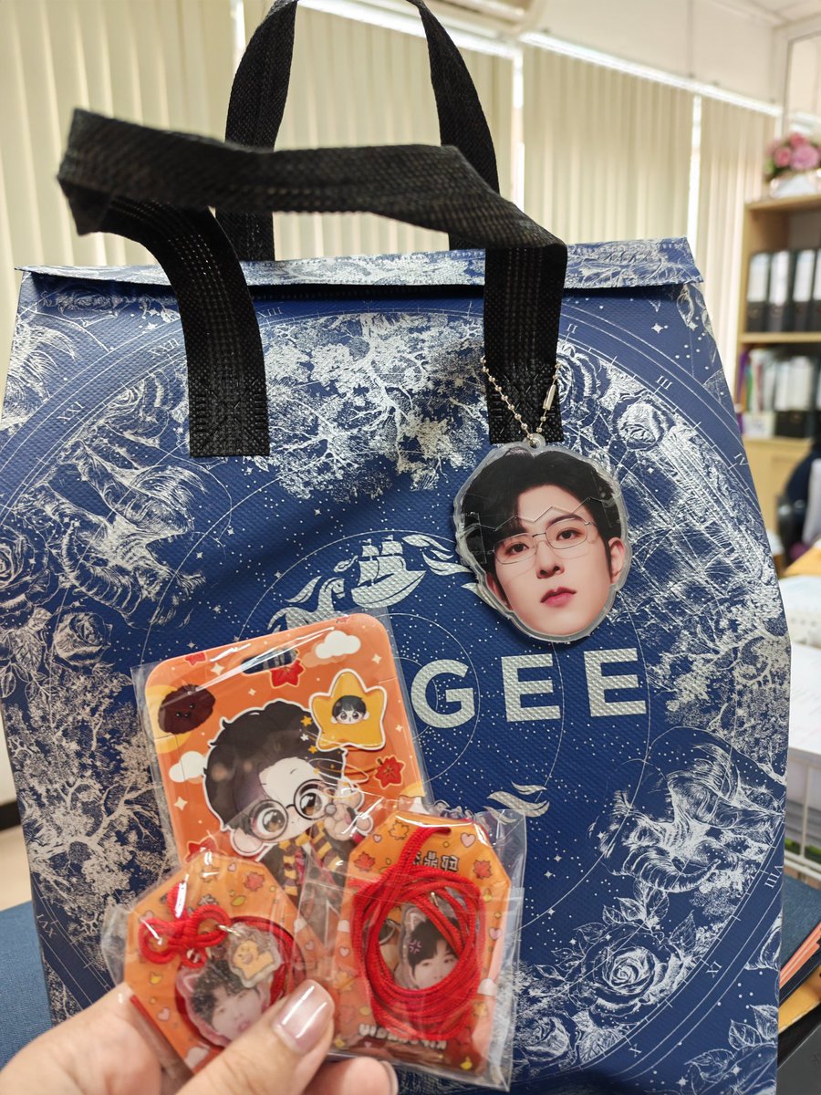 งดเอฟของสองเดือน อย่าขายผมน้า 🍑ศิษย์ลุงหลี่💙🍑😺 tweet media