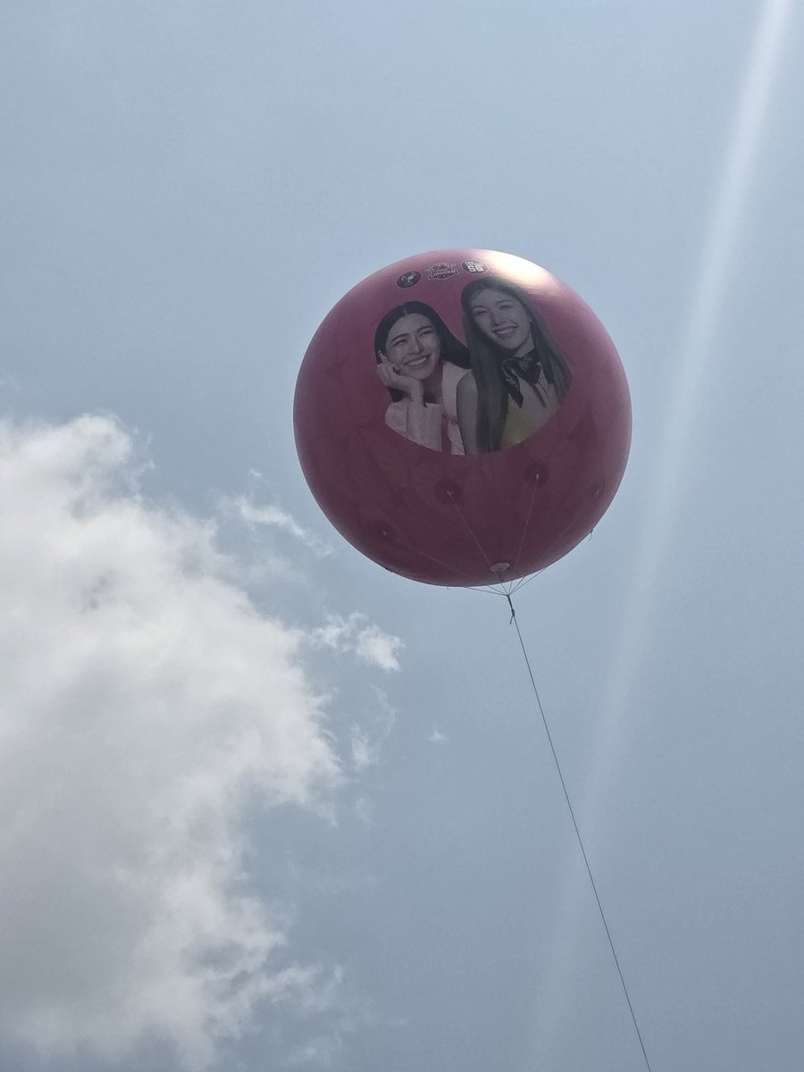 justine debs tweet media