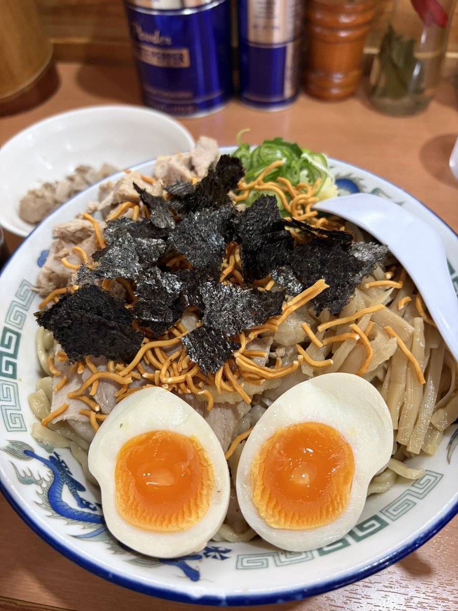 月 ろに tweet media