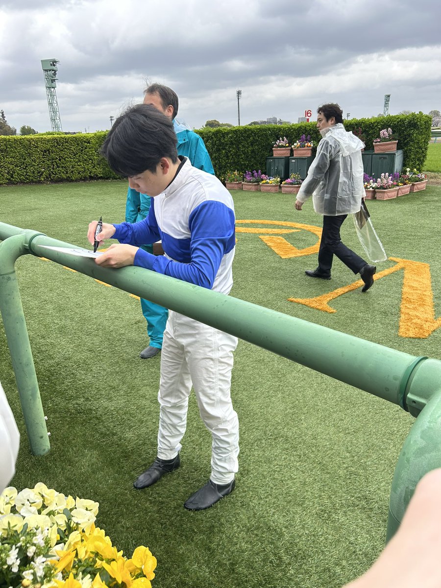 けけけ tweet media