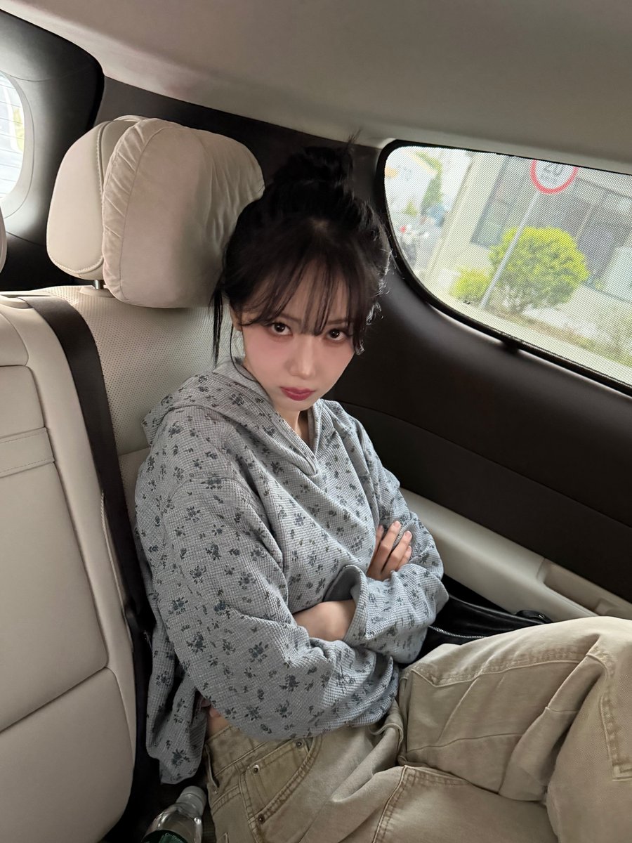 SinBqueen's tweet photo. baru balik dunia ini lagi, dm banyak banget yang mau beli ni acc wkwkw

sorry banget ga bakal gue jual ini acc kesayangan gue https://t.co/vbKOgvplcJ