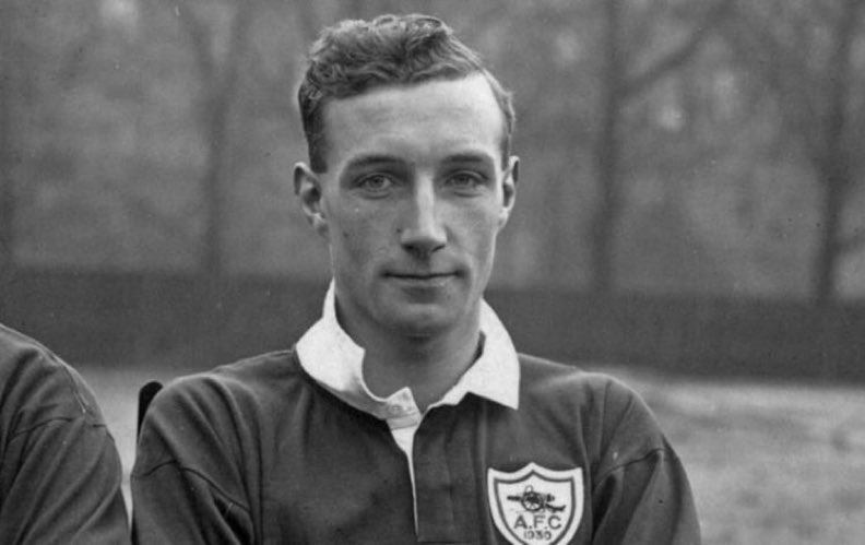 4 April 1907: Alf Haynes born

In his five-year spell at the Club, Haynes made 34 senior appearances and was part of the team that won the FA Charity Shield in 1931/12.

<a href="/Arsenal/">Arsenal</a>