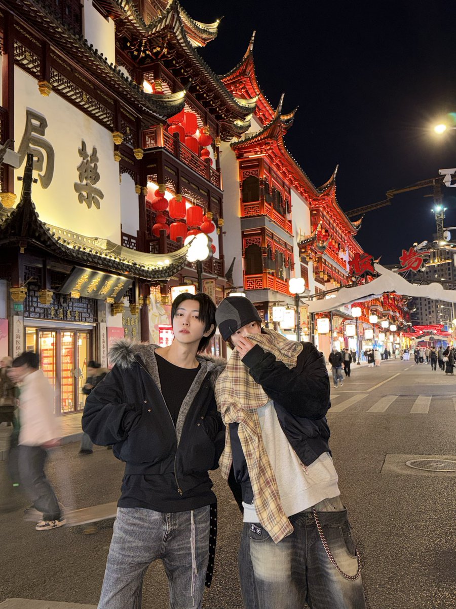 QQQ_project's tweet photo. 늦어서 미안합니다🙇‍♂️

#QQQ #KB #JISUNG #NINE #SHANHAI https://t.co/OQJXZ172Ao