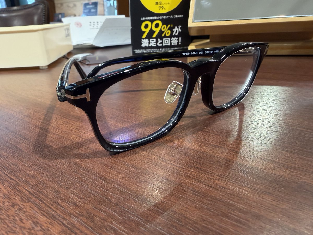 todo1018's tweet photo. 新調しました
おメガネ様

しかし
こんなに高かったっけ…
ビックリ

もひとつビックリが…
メガネの調整用メガネ
レンズが太すぎてレンズ重ねようとしてもメガネにレンズ入らないトラブル
最終テープで無理やり貼り付けてw

目悪くなりすぎ
恐ろしい
( ﾟ∀ﾟ)ｱﾊﾊ八八ﾉヽﾉヽﾉヽﾉ ＼ / ＼/ ＼ https://t.co/8GUBNOJEkC