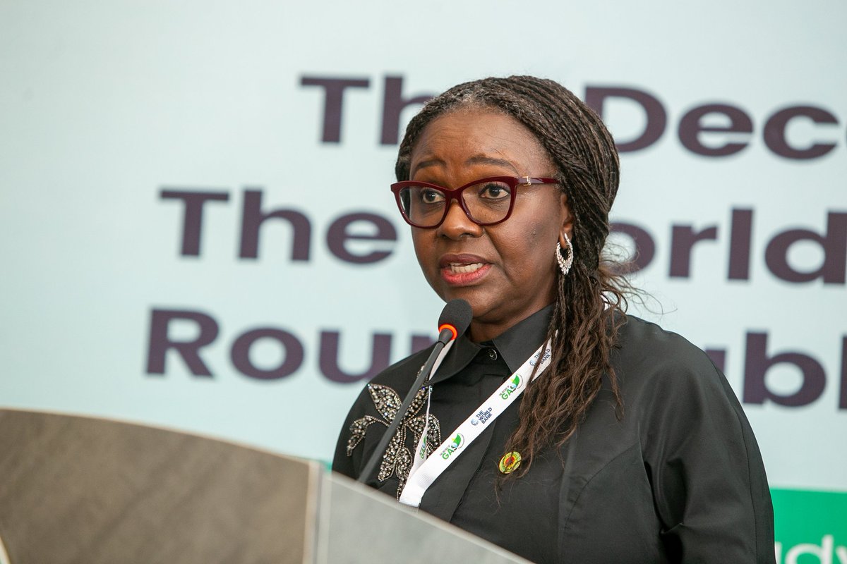 TheDecadeOfGas's tweet photo. Commission Chief Executive, NUPRC, Mrs. Oritsemeyiwa Eyesan — Highlighted NUPRC’s role in driving effective upstream regulation, ensuring industry compliance, and creating an enabling environment for sustainable gas resource development.
 #DecadeOfGas #WorldBank #worldbankgroup https://t.co/28mUcWEjw0