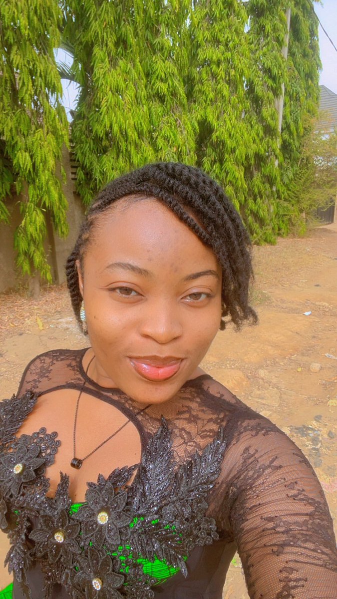 _gee_writes's tweet photo. Same CV. 

Same applications. 

Same silence.

At some point you have to ask yourself, is the problem the opportunities, or the document you're sending?

Your CV should be working as hard as you are.

If it's not, that's the real problem. 

Good morning, Besties ❤️ https://t.co/4FSLnn094t