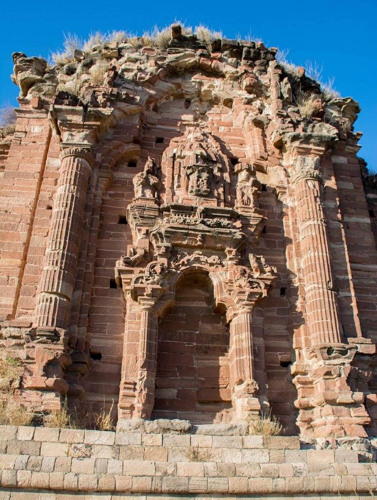 Sanatani_sevak's tweet photo. TEMPLE OF KASHMIR WAITING FOR HINDU TO RETURNS 🛕 https://t.co/cpOJ6R9LVB