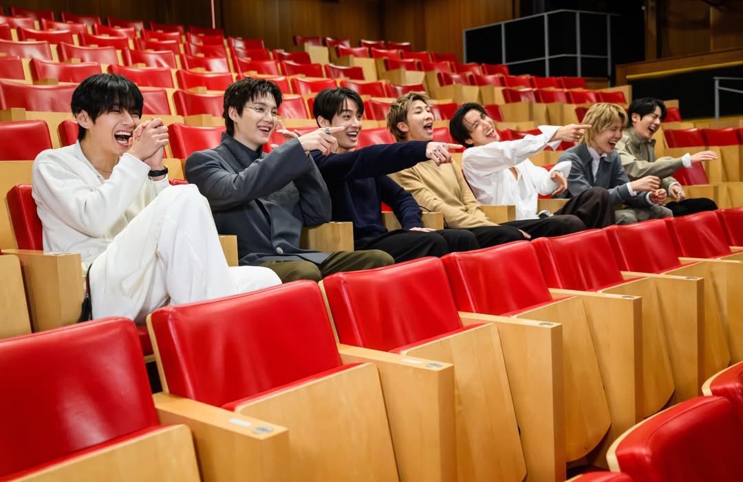 BTS Updates, News & Charts ⁷ tweet media