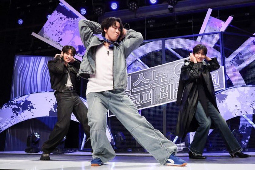 pixiyadore's tweet photo. miyadate ryota from snow man looks so good dancing next to those two guys https://t.co/H5EMVwXV4i