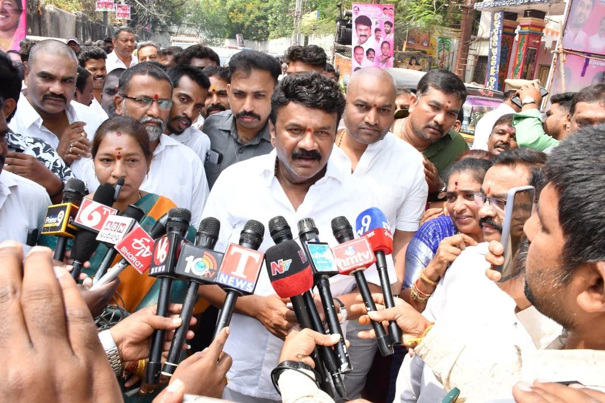 YadavTalasani's tweet photo. In Sanathnagar constituency, inaugurated CC road works worth ₹4 crores in Monda Division along with Union Minister @kishanreddybjp Garu and MLA @TPadmaRao Garu Committed to delivering better infrastructure and public amenities for the people.
#Sanathnagar #Hyderabad #Development https://t.co/pFM5SVkvzJ