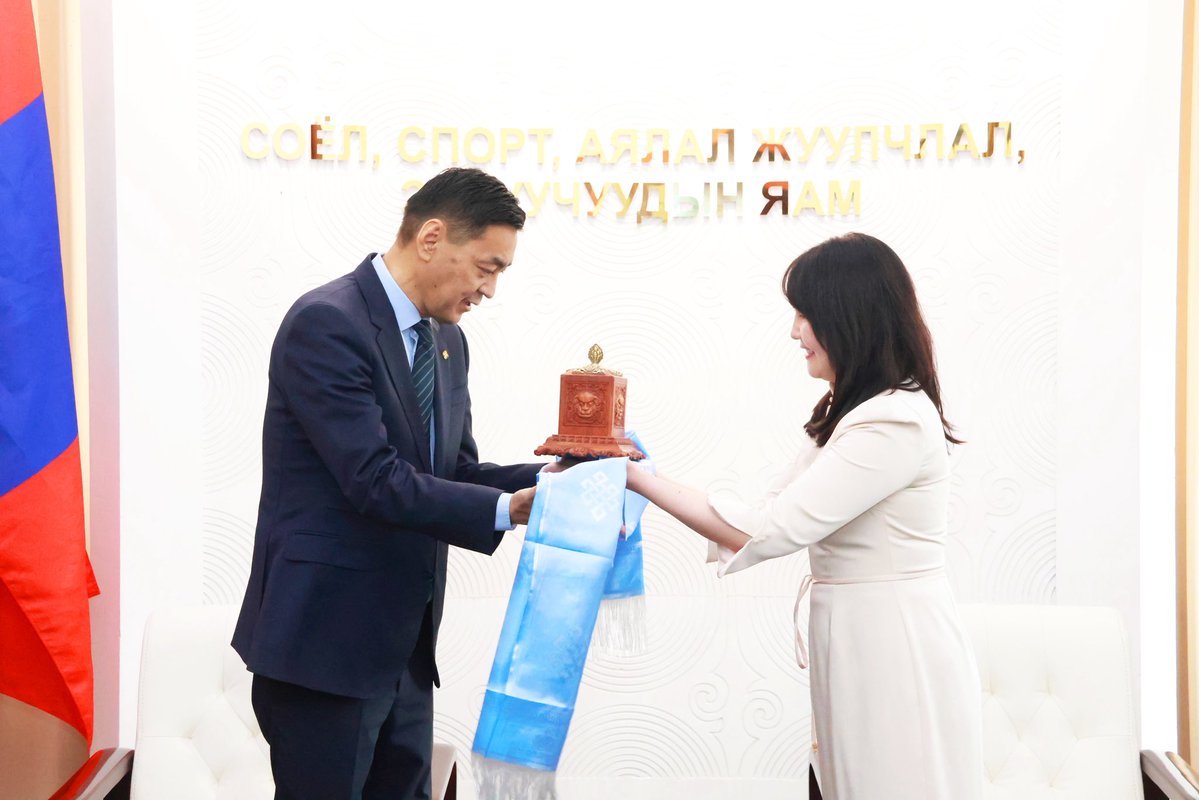 Чинбатын Ундрам tweet media