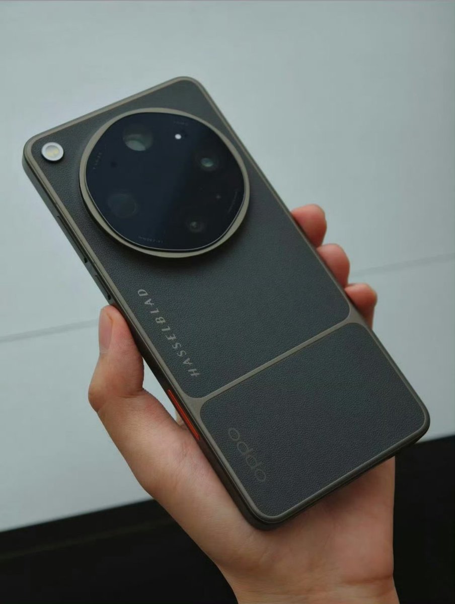 TechAlert tweet media