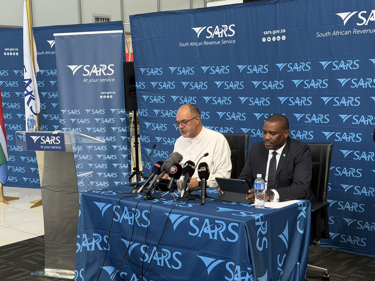 SARS Commissioner <a href="/EdKieswetter/">Edward Chr Kieswetter</a> formally introduces of newly appointed SARS Commissioner-Designate, Dr Johnstone Makhubu, at the media briefing currently underway in Woodmead.