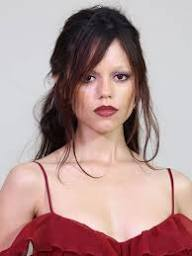 LameliaPar93000's tweet image. Jenna Ortega defined Gothic Excellence at Paris Fashion Week. This Ann Demeulemeester look is an absolute serve. 🖤
#JennaOrtega #ParisFashionWeek #PFW #AnnDemeulemeester #GothicExcellence #FashionPost
Read more: wbxy.ink/cvLAH