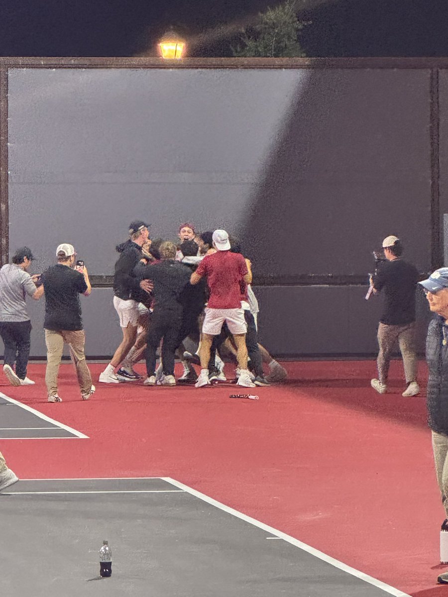 slamdunk406's tweet image. Stanford Men’s Tennis comes back to defeat No. 3 Wake Forest 4-3. Jagger Leach with was down 2-5 in the 3rd set and came back to win in a tiebreaker. Epic tennis to open up the Arrillaga Tennis Center era. 

#Stanford #ACC #tennis