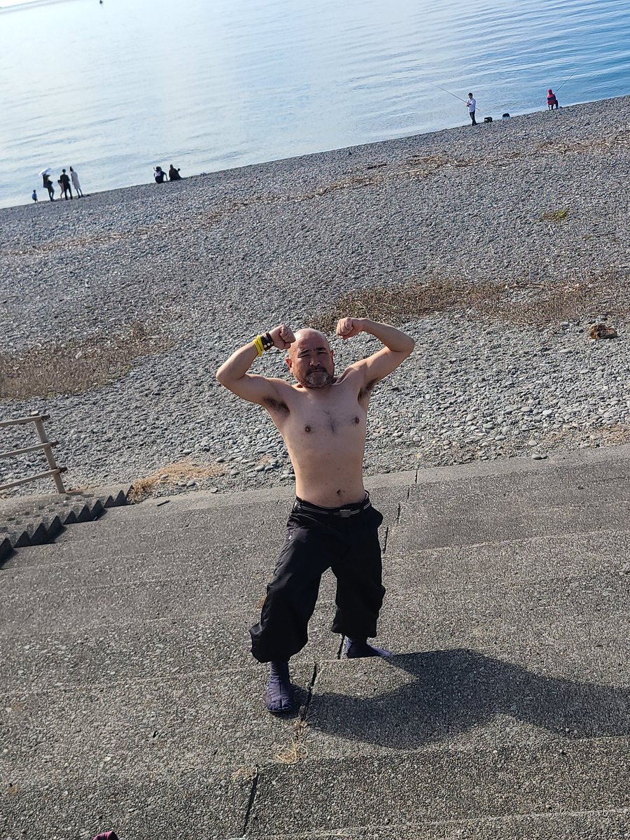 はらこ tweet media