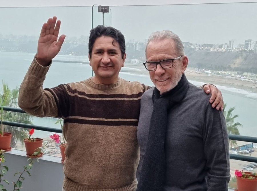 Máximo L tweet media