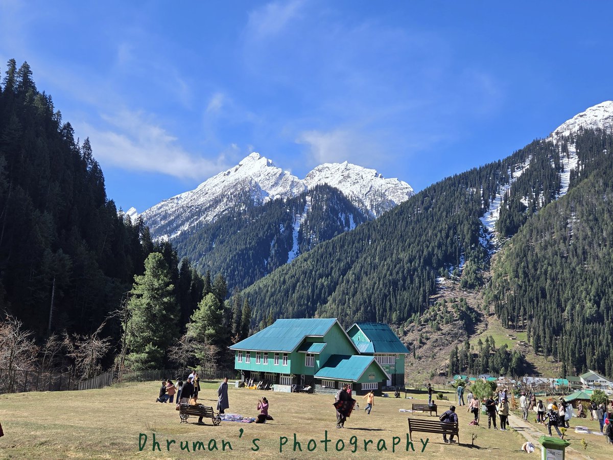 dhruman39's tweet image. The #Oasis of #serenity!!🥰

Lush #meadows, snow-capped #peaks, beautifully flowing #river &amp;amp; aesthetic #landscapes on banks, the Aru Valley definitely fascinates you with #rawnature &amp;amp; #solitude!!👌👌
@JandKTourism 

#Aruvalley #kashmir #pahalgam #DhrumanNimbalephotography