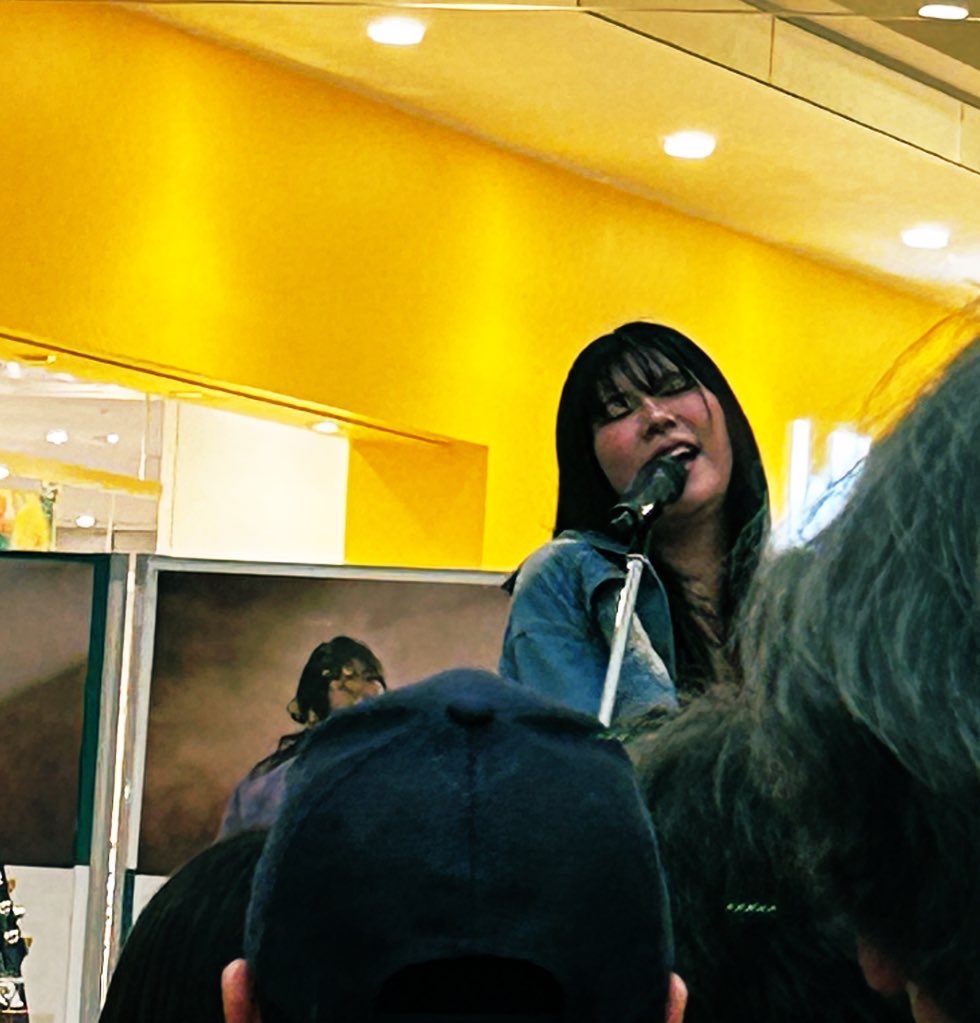 dropkick_ass's tweet photo. やっと今年初のちちゃん!
新曲たち良過ぎて新たなツアーがどうなるか楽しみだし、このまま世界へ羽ばたいて🎶
西東京に住んでても昭島来たの何十年ぶりだろうか^^;
#眉村ちあきAMPLANDPLAN #眉村ちあき #AMPLANDPLAN #PLAN_C https://t.co/Su6kegbBHp