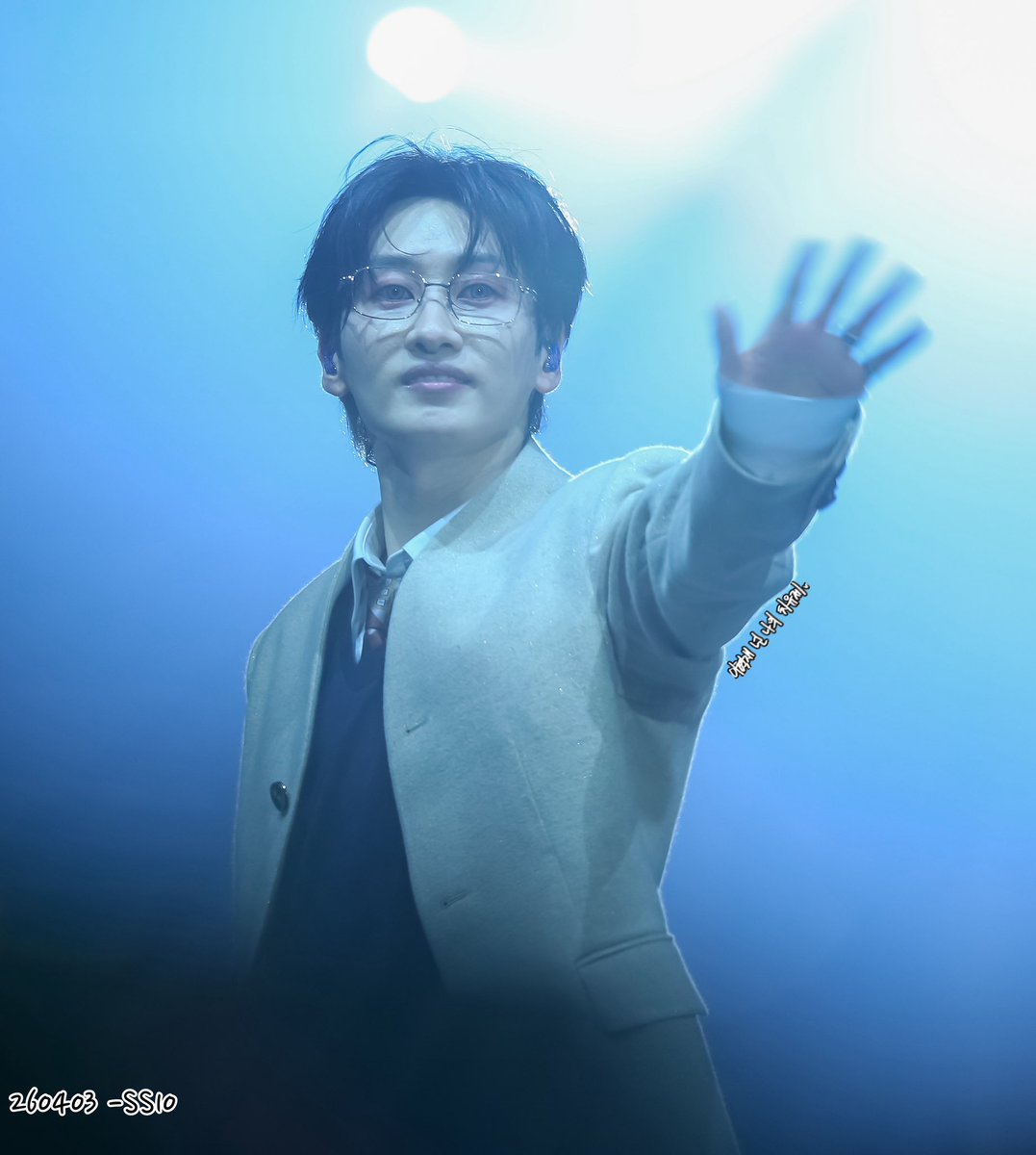 260403 슈퍼쇼10

오프닝에 그 사람은 어디가고
아련 장착으로 딴 오빠가 무대에 🥹

#SS10encore
#SS10EncoreinSeoul
#SUPERSHOW10Encore
#SUPERSHOW10
#SUPERJUNIOR
#슈퍼주니어 #은혁 #eunhyuk