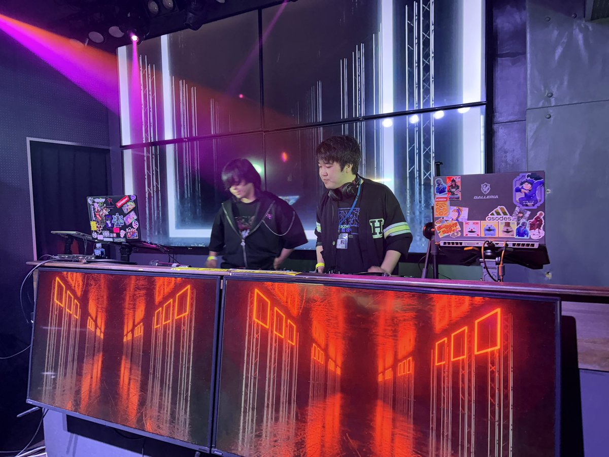 初a.k.aエイト tweet media