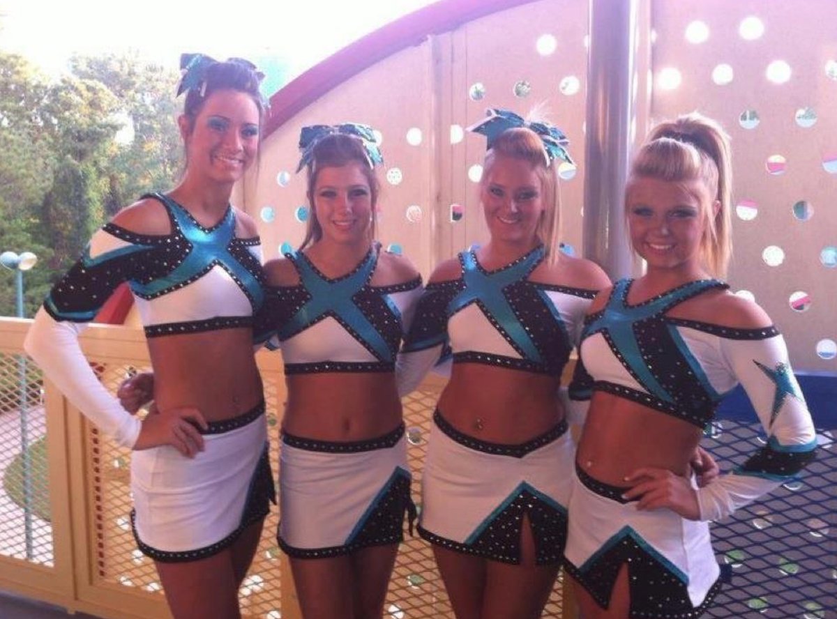 TheCheerCenter tweet media