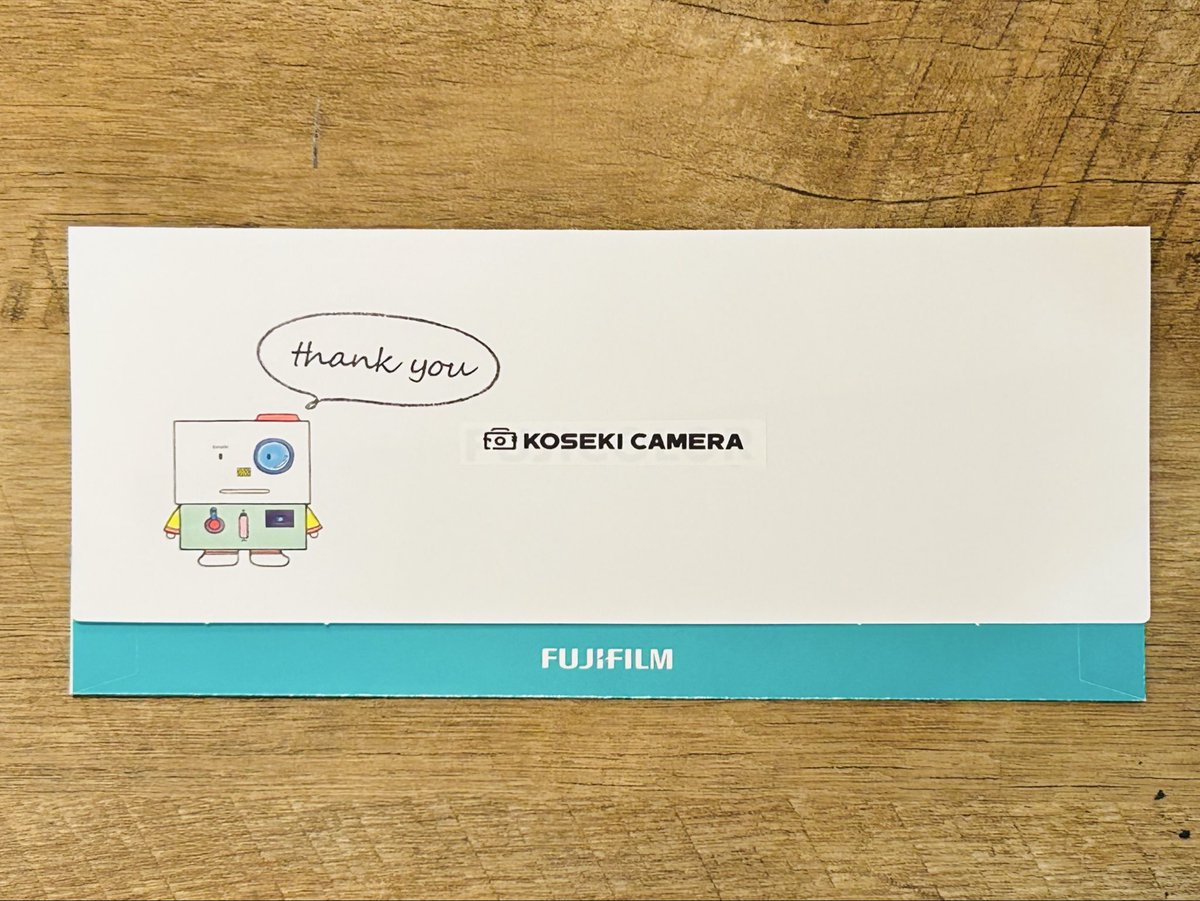 プリント袋が新しくなります😆👏
コセキカメラのキャラクター・コセットで印刷したシンプルなデザインになります🤭
皆さまの大切なネガや写真はこちらの袋に入れさせて頂きますね😌✨ｽｽﾞｷ