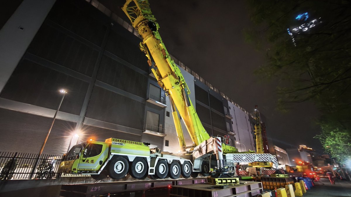 OrangeLiu10's tweet photo. LIEBHERR LTM11200-9.1 https://t.co/uGpccUM8Sa