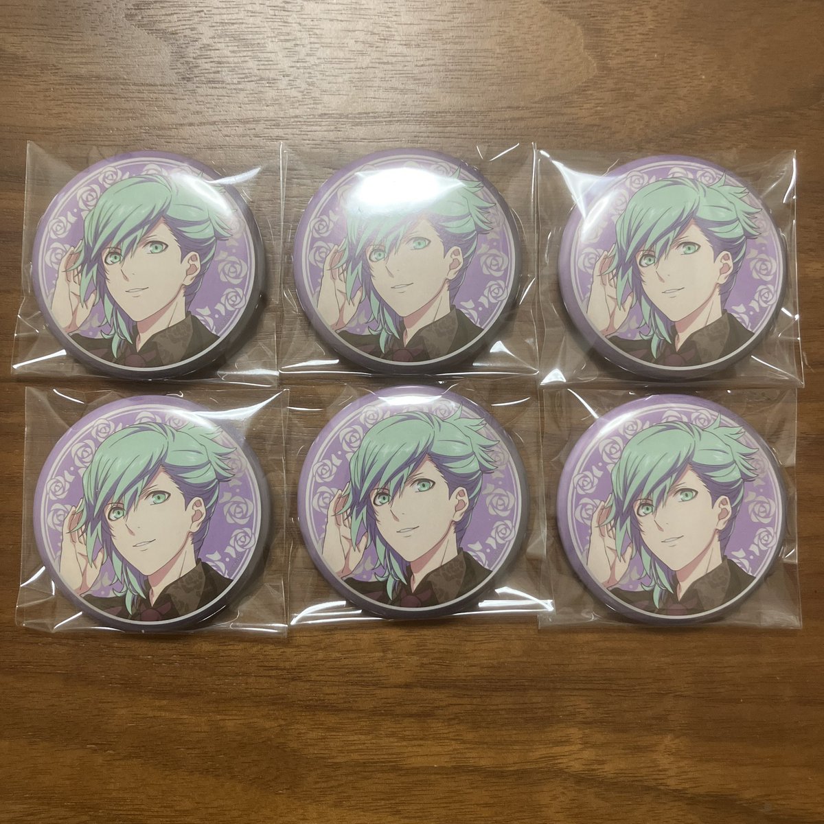 Account_Goods_'s tweet photo. ❄️【譲渡/交換】うたプリ タブナイ ローソン 缶バッジ Loppi HMV

譲）藍
求）各¥500+送料 ＞ リトリン記載品

郵送希望
未使用ですが両面テープが取れなかったため袋を入れ替えております
1点からお声掛けください https://t.co/DKszm8zYV8