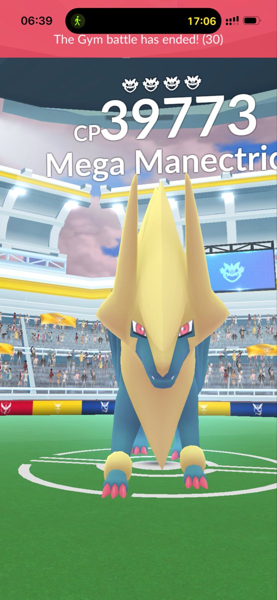 Student_1984's tweet photo. @pokemongoappuk gym battles glitching today? Hosting and it’s in and out. https://t.co/4ZSilozWZa