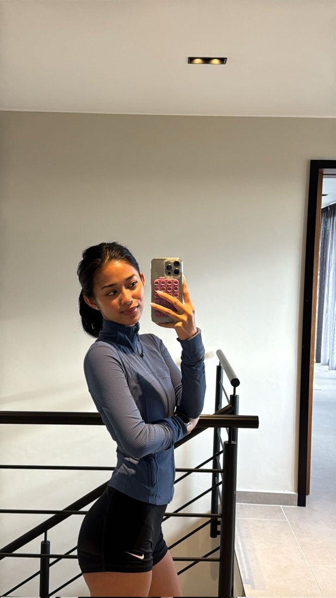 lucy 🦋🍬 tweet media