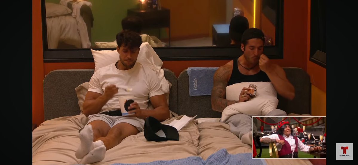 Adriana Puente tweet media